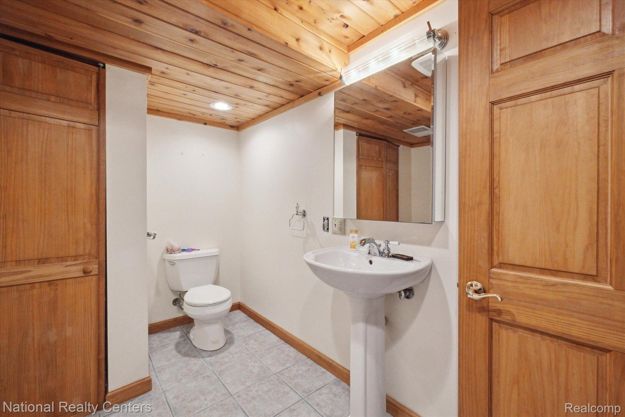 5786 Edgar Road Clarkston, MI 48346 - Photo 42 of 49 Gallery Image 42
