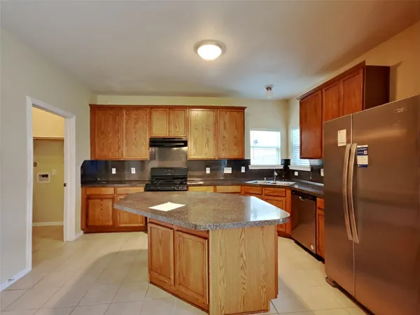 $1,925 | 1101 Shadow Glenn Drive, Conroe, TX 77301