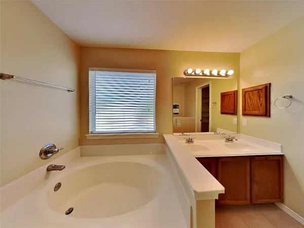 $1,895 | 1101 Shadow Glenn Drive, Conroe, TX 77301