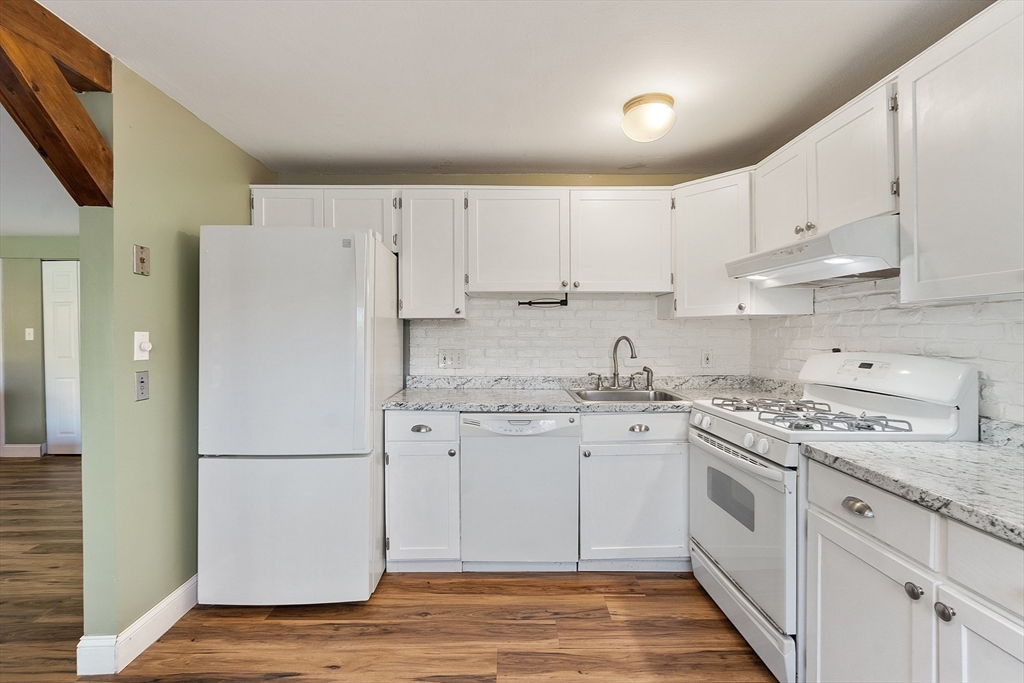 23 Fernview Avenue, Unit 1 North Andover, MA 01845 - Photo 11 of 28