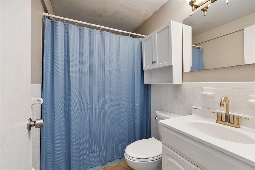 23 Fernview Avenue, Unit 1 North Andover, MA 01845 - Photo 16 of 28