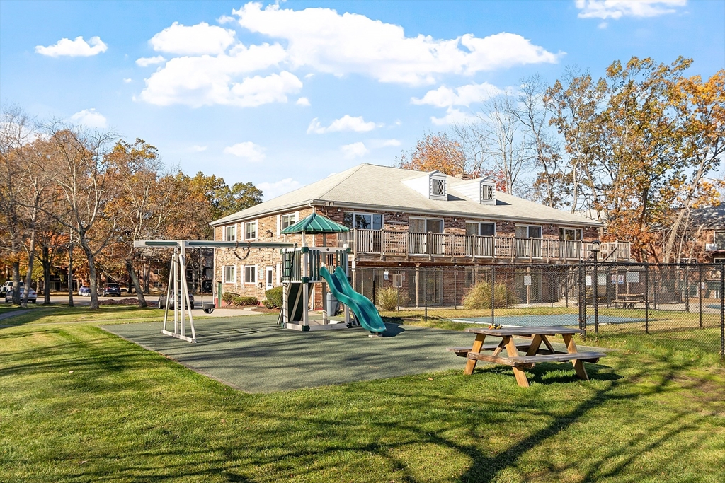 23 Fernview Avenue, Unit 1 North Andover, MA 01845 - Photo 26 of 28