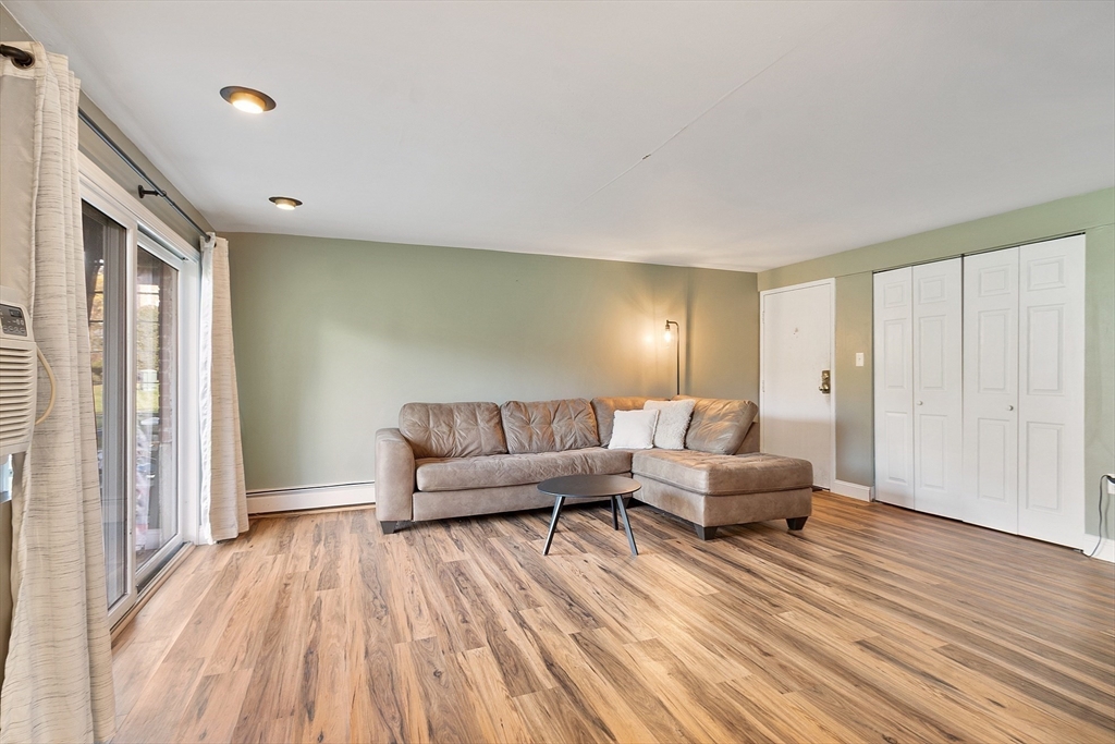 23 Fernview Avenue, Unit 1 North Andover, MA 01845 - Photo 7 of 28