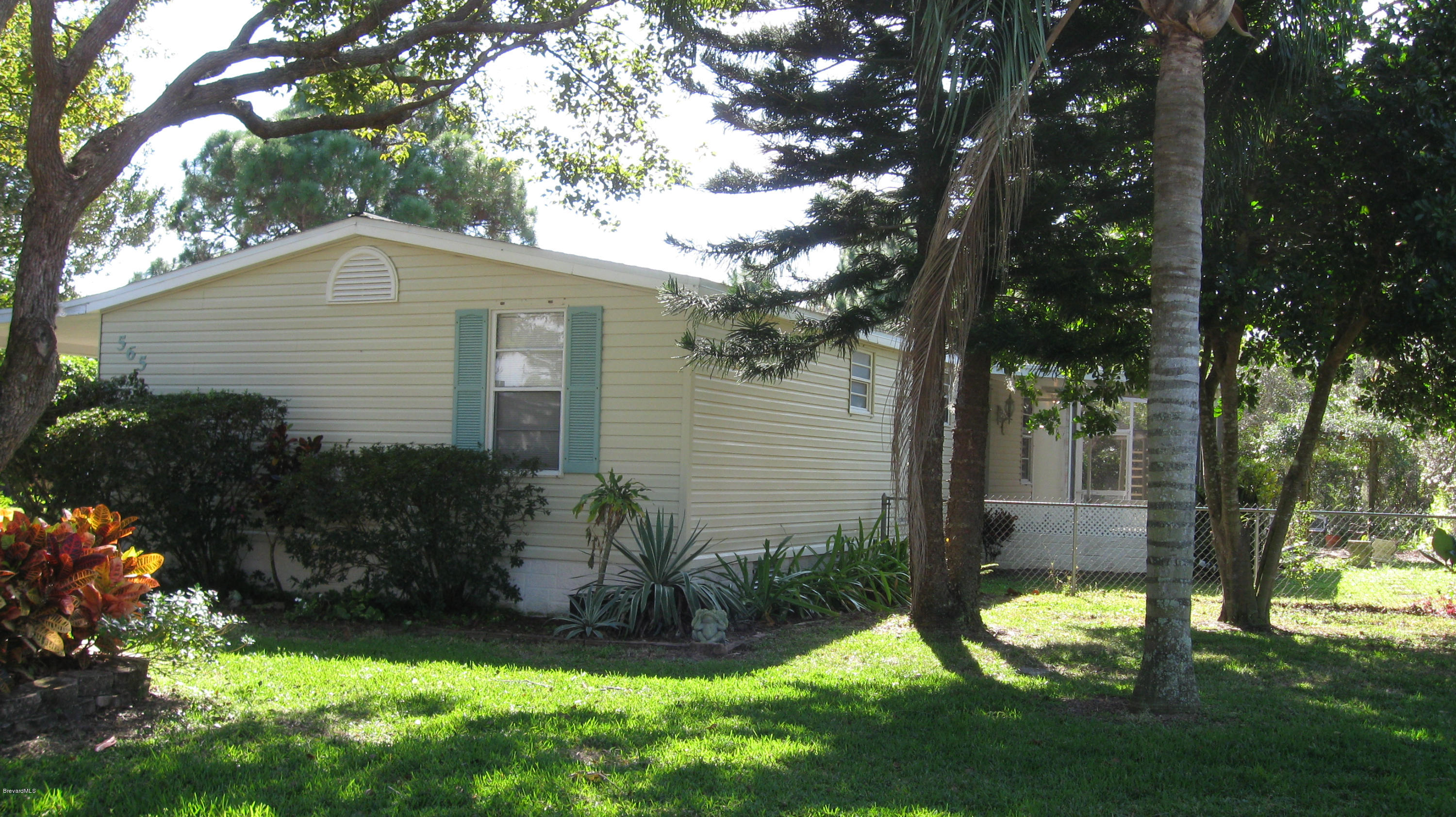 565 Baker Road Merritt Island, FL 32953 - Photo 20 of 21 side view and rear