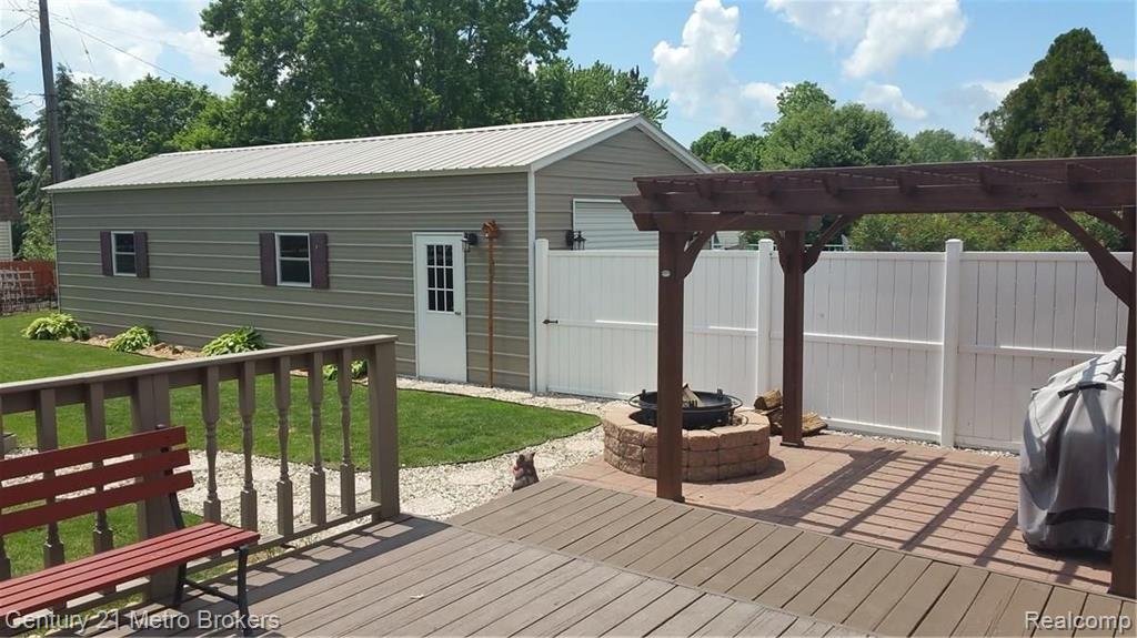 5242 East Carpenter Road Flint, MI 48506 - Photo 30 of 44