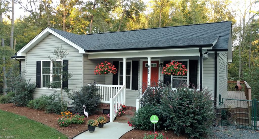 Nicely Landscaped and Large Deck