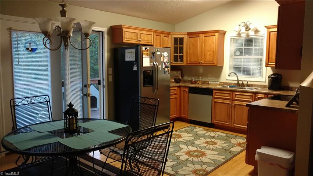 Nice Eat In Kitchen w/ Beautiful Cabinets.  All Appliances Stay!!