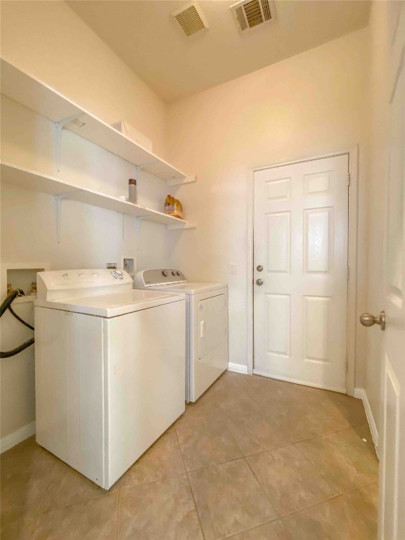 609 West 37th Street Austin, TX 78705 - Photo 15 of 38 a utility room with dryer and washer