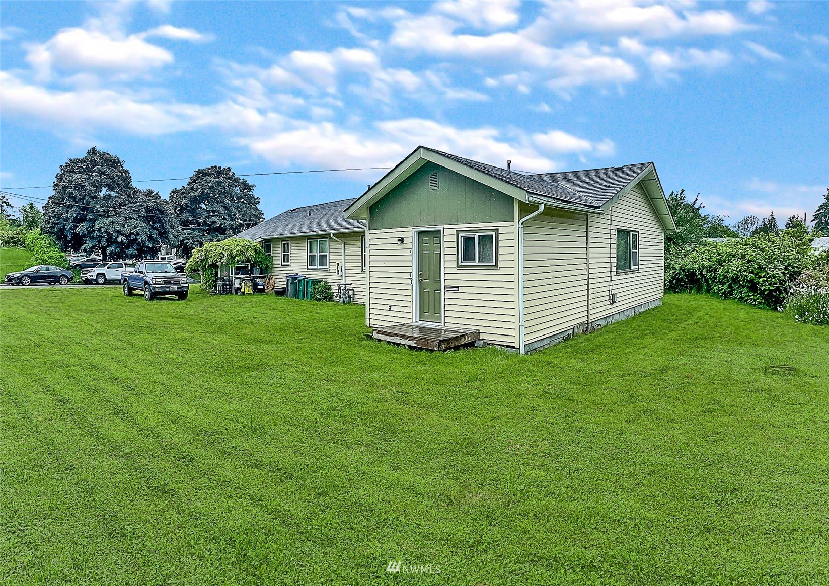 2721 Maple Street Bremerton, WA 98310 - Photo 2 of 40 Gallery Image 2