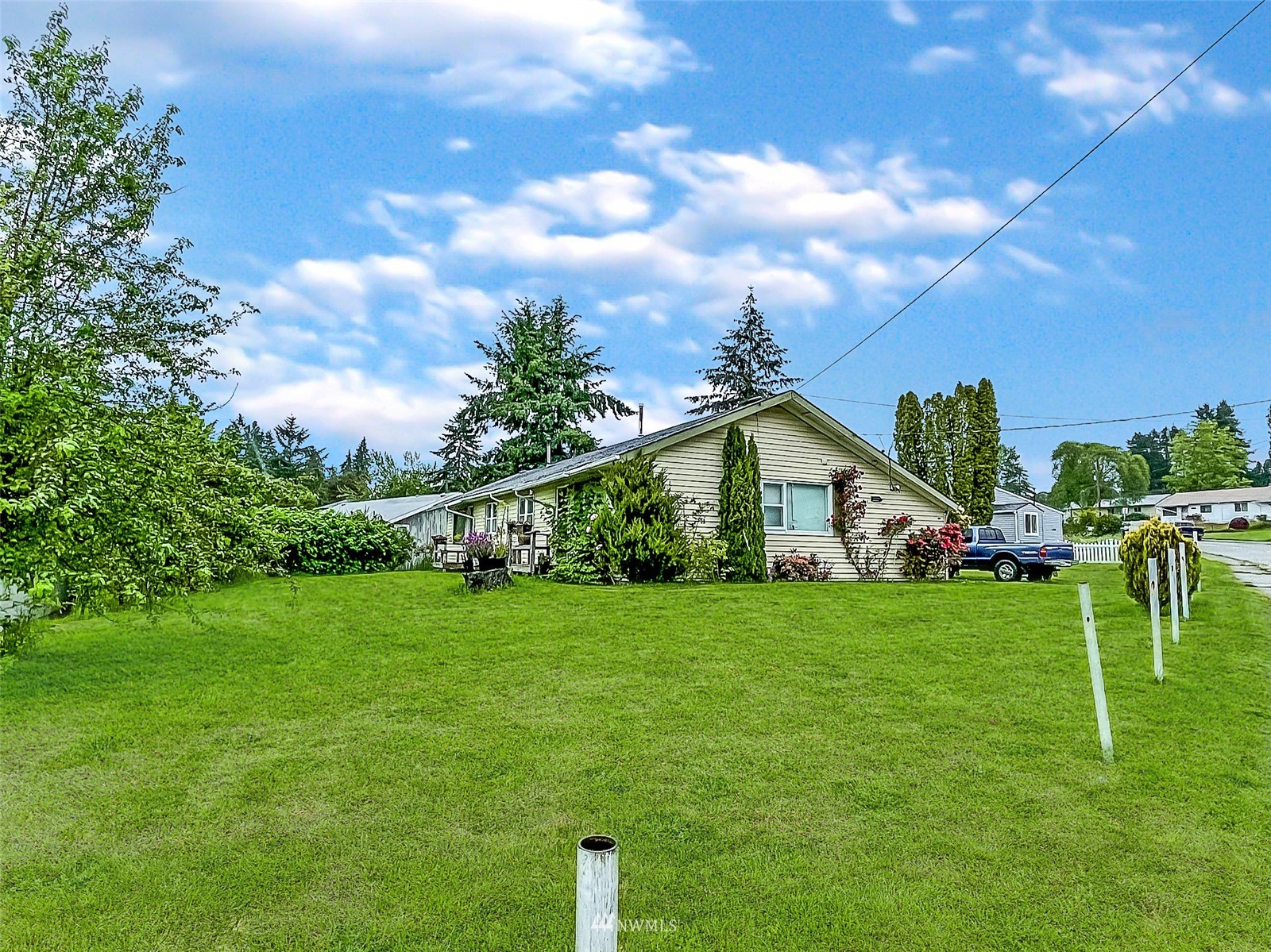 2721 Maple Street Bremerton, WA 98310 - Photo 4 of 40 Gallery Image 4