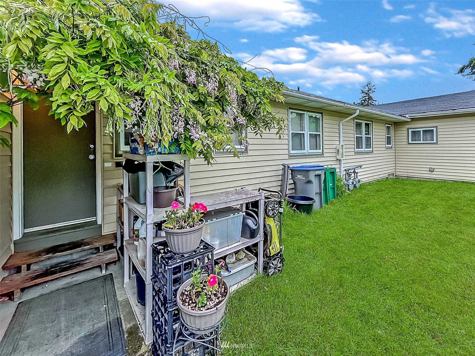 2721 Maple Street Bremerton, WA 98310 - Photo 5 of 40 Gallery Image 5