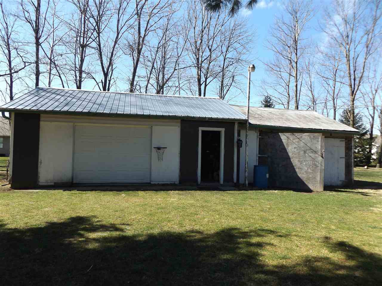 2839 Dierdorff Road Goshen, IN 46526 - Photo 11 of 20 Gallery Image 11