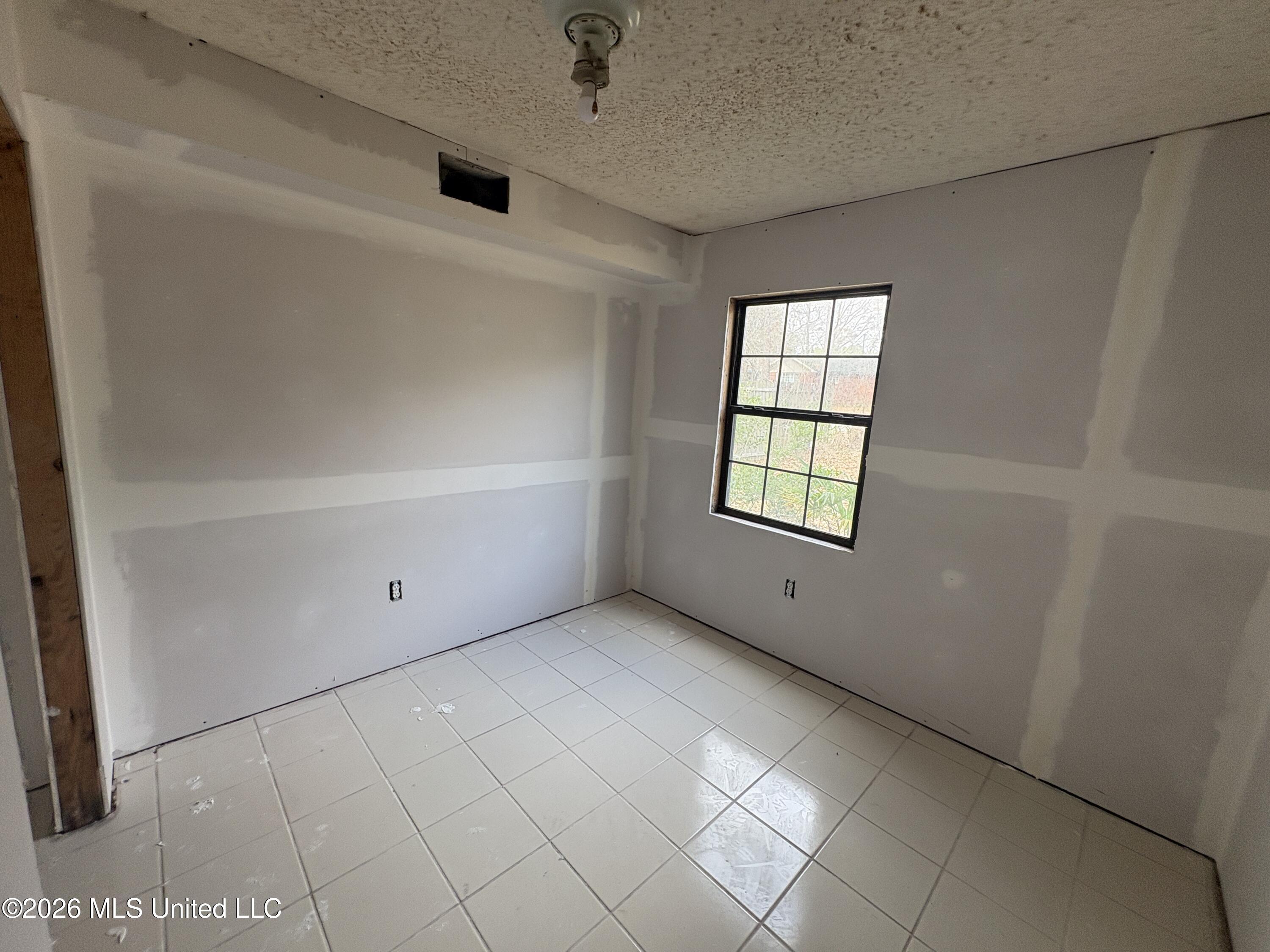 2417 Robertsdale Road Gautier, MS 39553 - Photo 11 of 15 IMG_4350