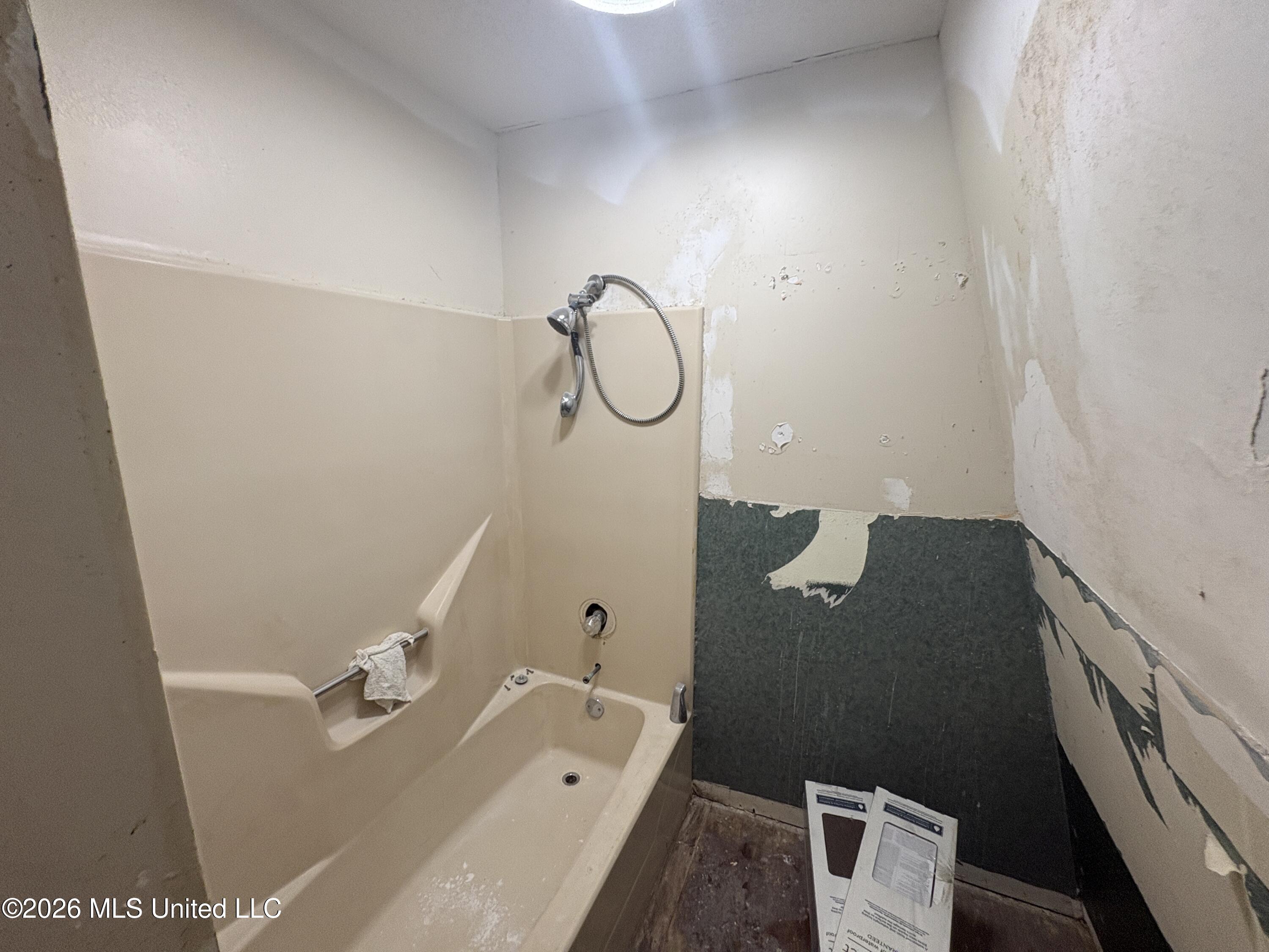 2417 Robertsdale Road Gautier, MS 39553 - Photo 12 of 15 IMG_4343