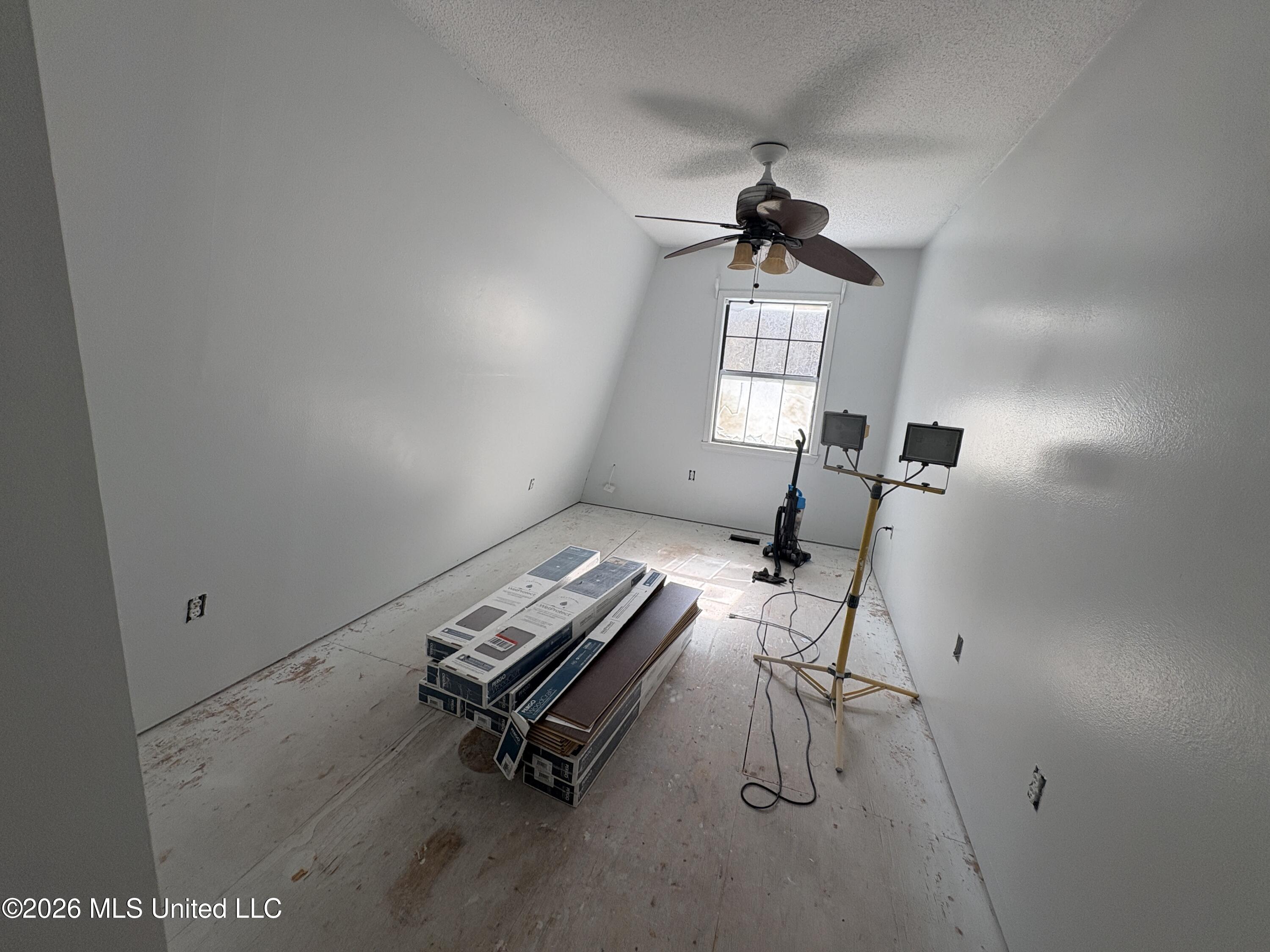 2417 Robertsdale Road Gautier, MS 39553 - Photo 5 of 15 IMG_4346