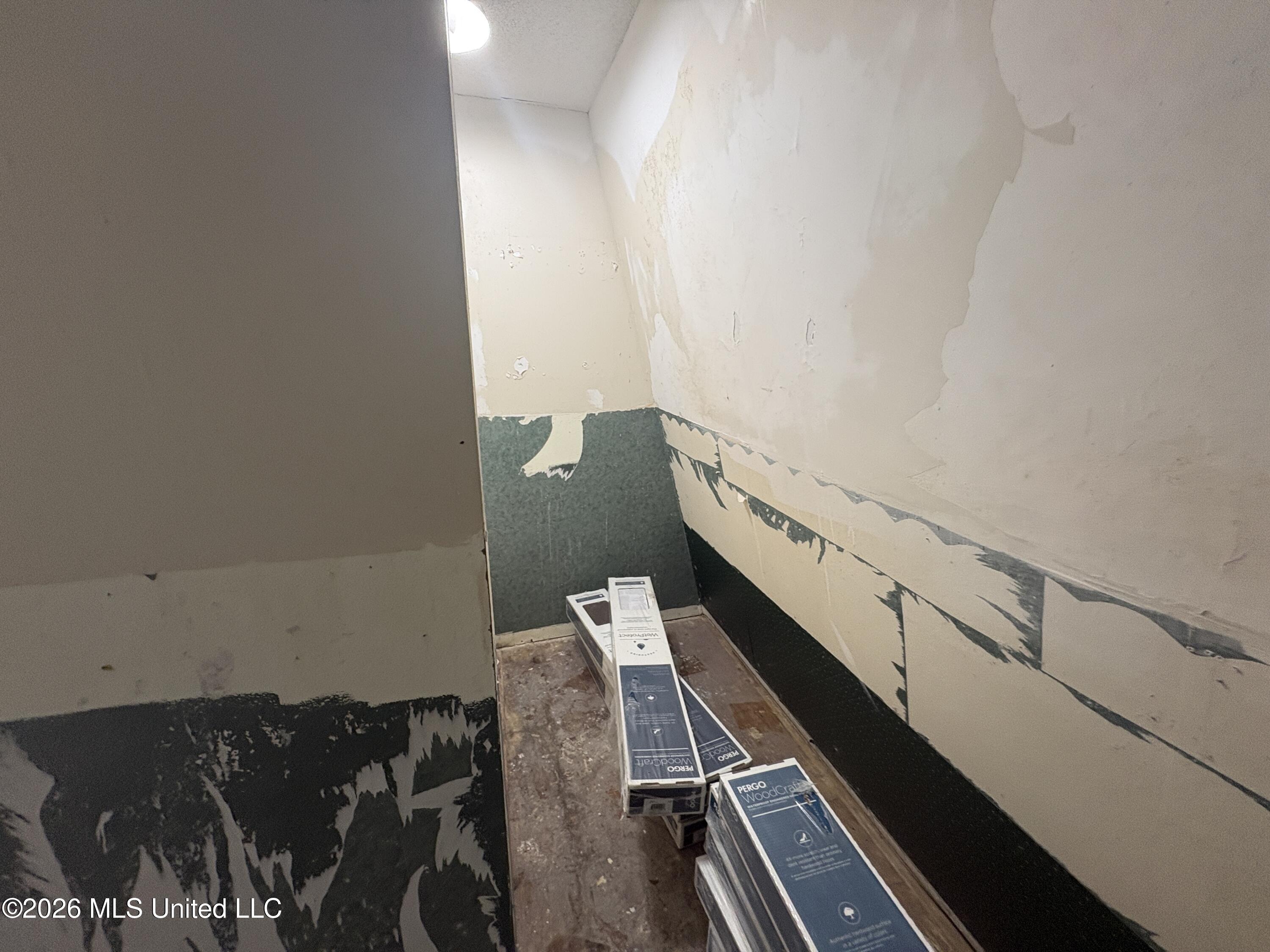 2417 Robertsdale Road Gautier, MS 39553 - Photo 7 of 15 IMG_4342