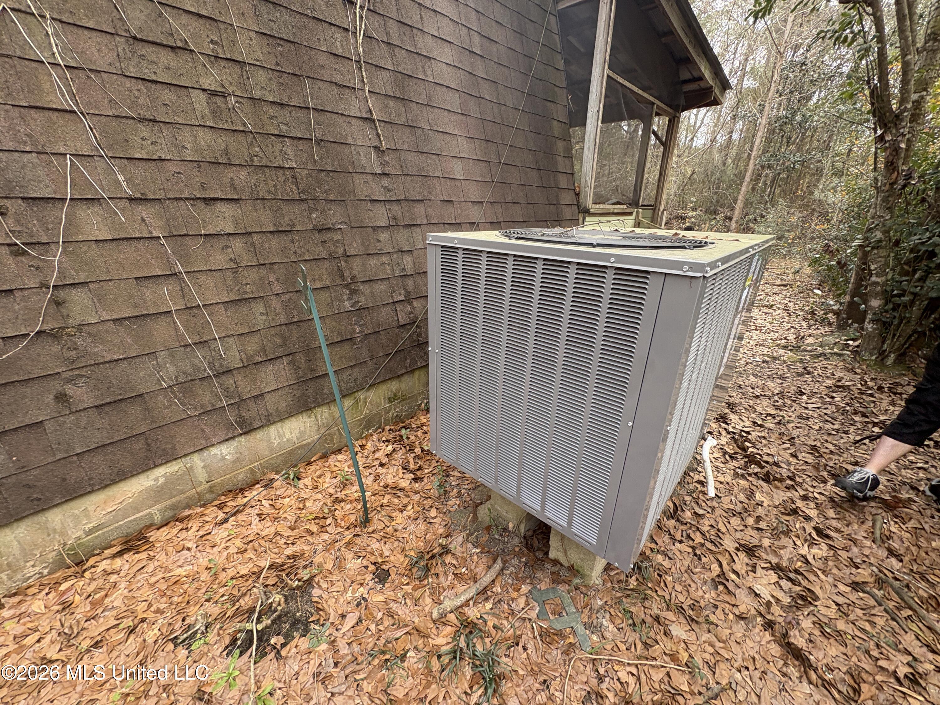 2417 Robertsdale Road Gautier, MS 39553 - Photo 9 of 15 IMG_4352