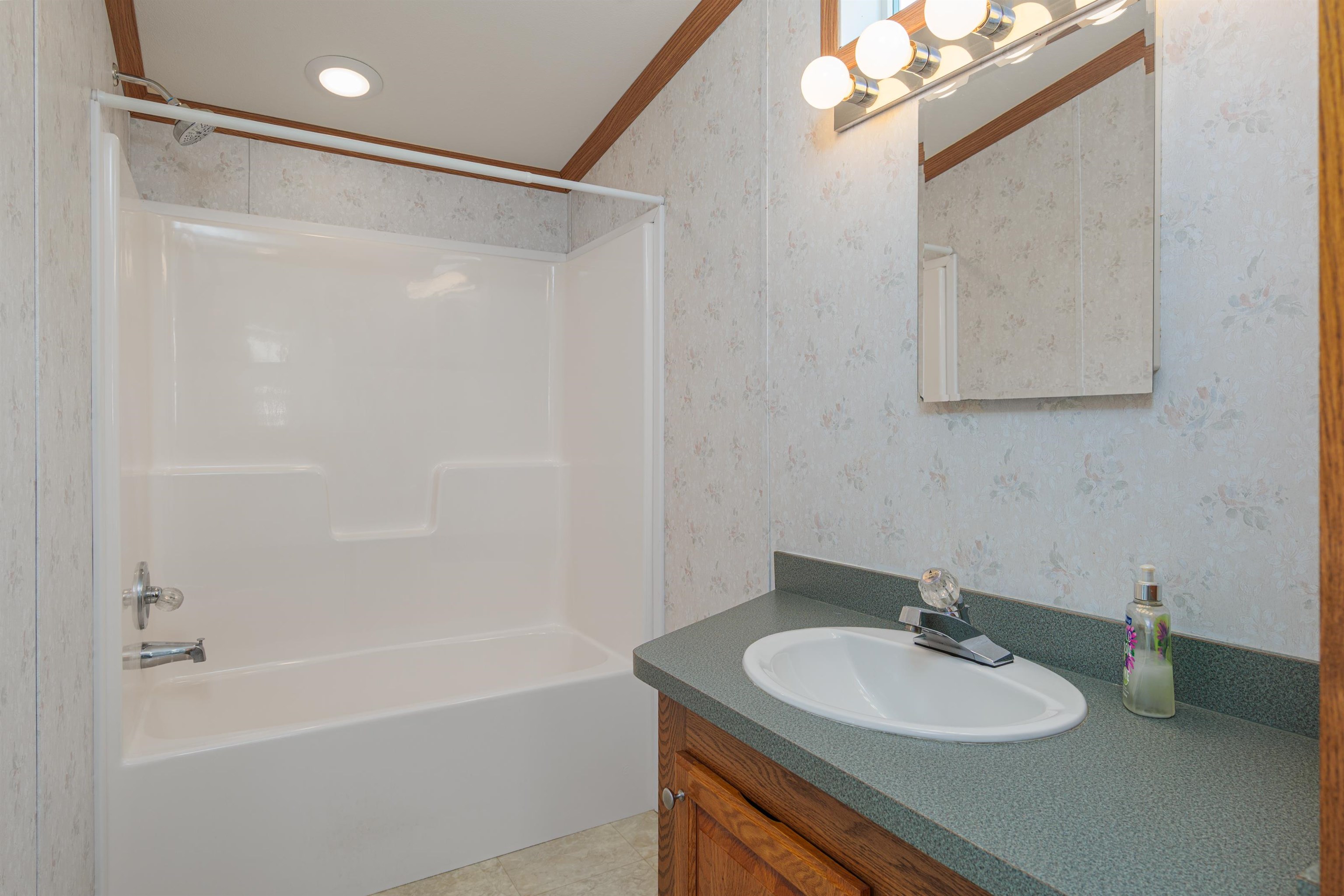 36 Hagop Road, Unit 36 Salem, NH 03079 - Photo 10 of 22 Gallery Image 10