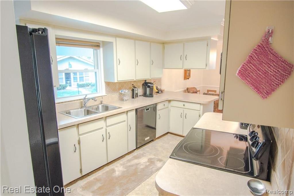 590 Lehigh Road Rochester Hills, MI 48307 - Photo 8 of 37