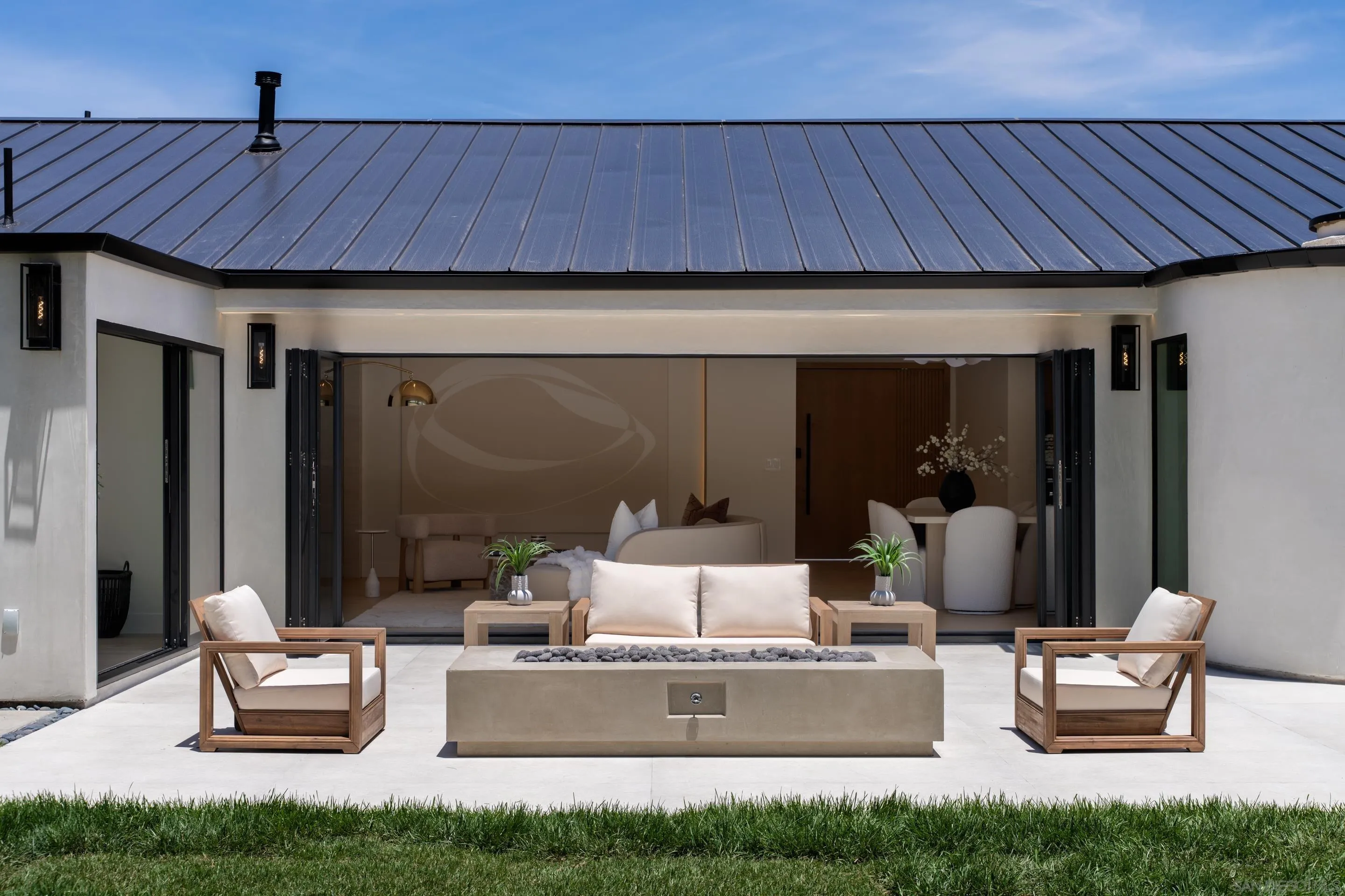 5826 Soledad Mountain Road La Jolla, CA 92037 - Photo 34 of 52 a living room with furniture and a window