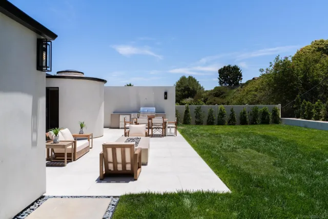 $3,025,000 | 5826 Soledad Mountain Road, La Jolla, CA 92037