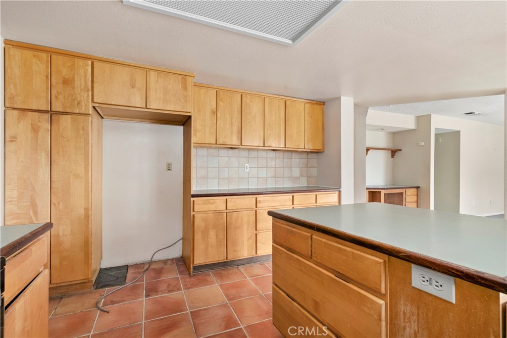 1703 Ridge View Colton, CA 92324 - Photo 12 of 59