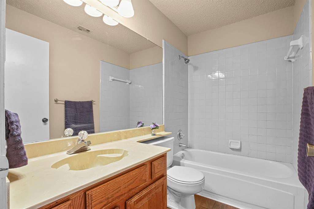 2134 Reverchon Drive Arlington, TX 76017 - Photo 18 of 23 Hallway bathroom
