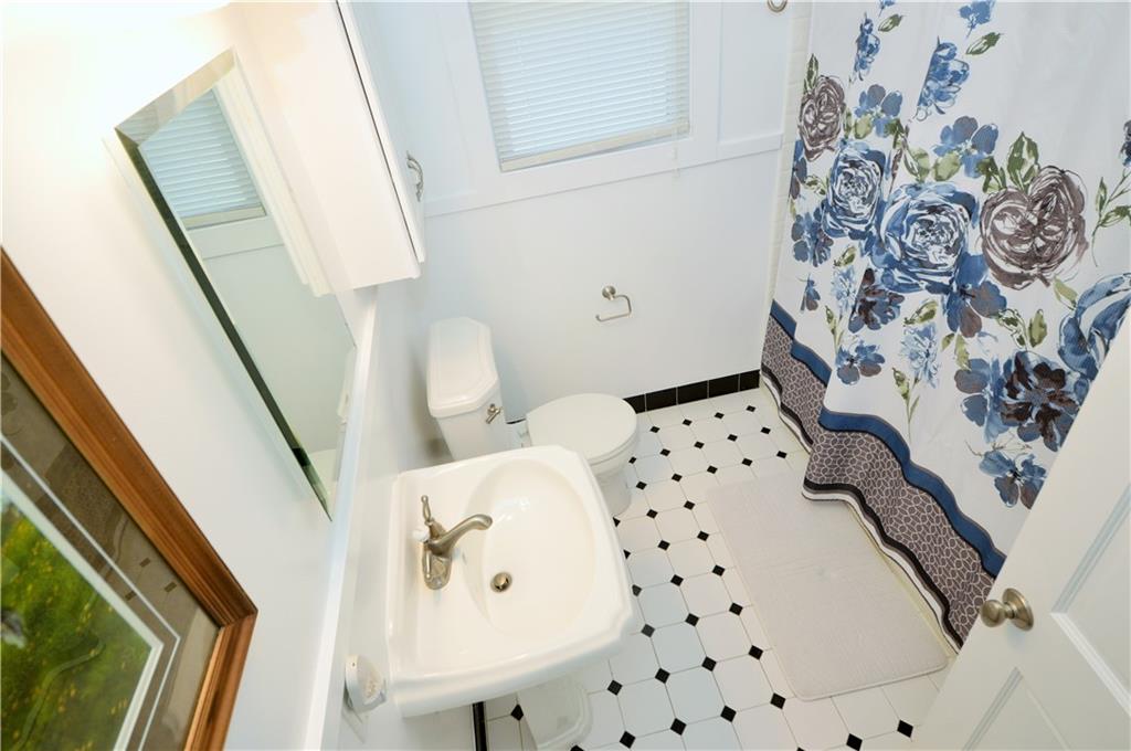 207 Seavey Road Pittsburgh, PA 15223 - Photo 16 of 25 Gallery Image 16
