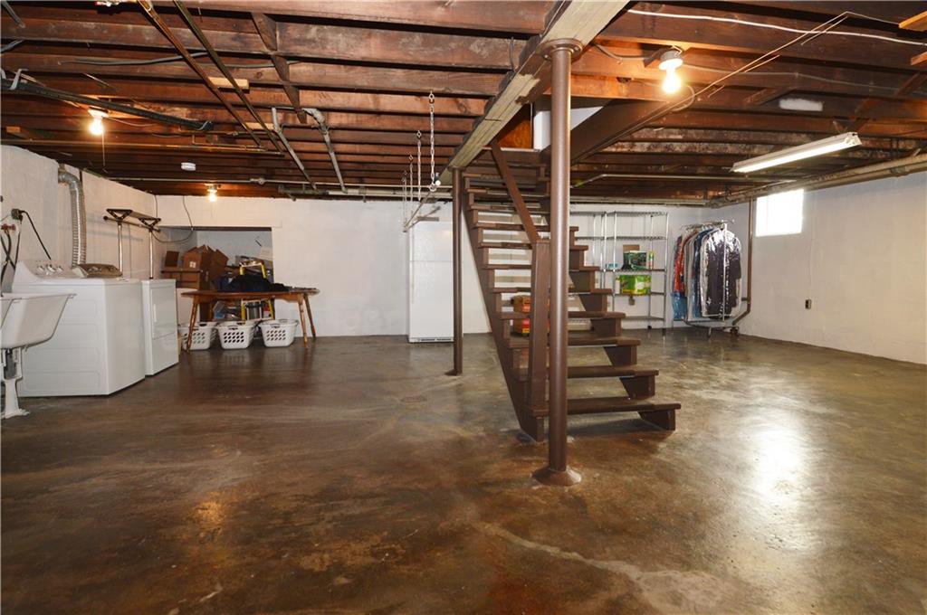 207 Seavey Road Pittsburgh, PA 15223 - Photo 20 of 25 Gallery Image 20