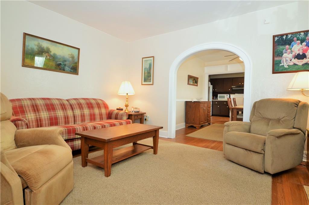 207 Seavey Road Pittsburgh, PA 15223 - Photo 3 of 25 Gallery Image 3