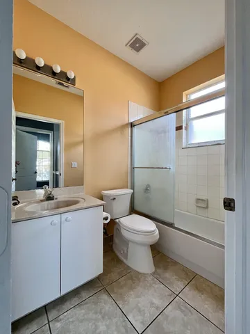 $3,200 | 3765 Northwest Deer Oak Drive, Jensen Beach, FL 34957