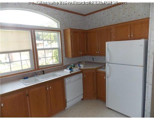 427 Hodges Road Hurricane, WV 25526 - Photo 3 of 16 Kitchen.