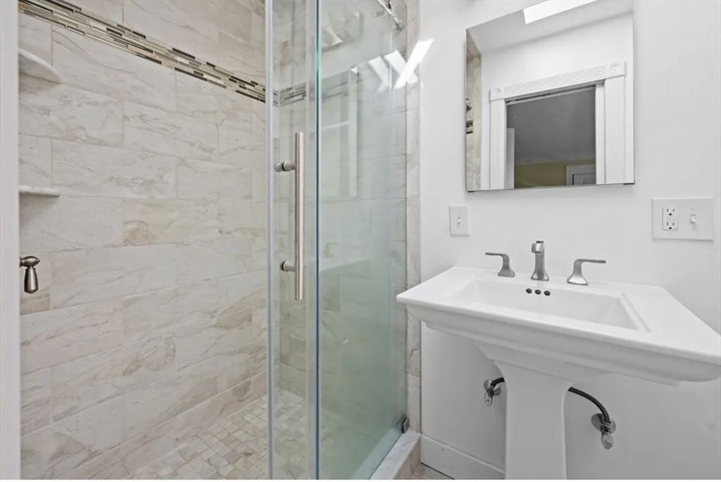 95 Bellflower Road Billerica, MA 01821 - Photo 18 of 36