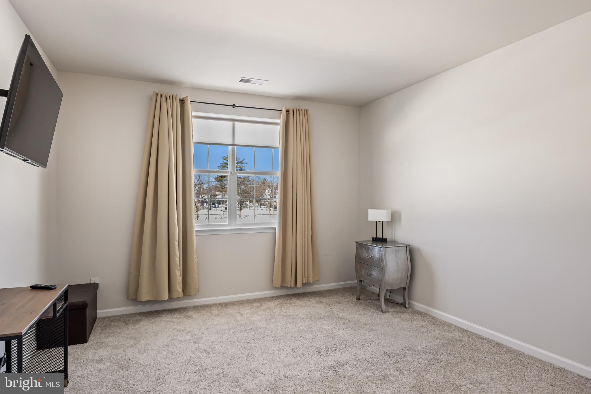 15 Walton Way Delanco, NJ 08075 - Photo 17 of 33 a workspace with a window