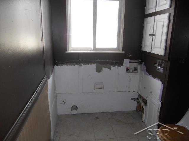 12396 Nichols Road Montrose, MI 48457 - Photo 12 of 24 Laundry area