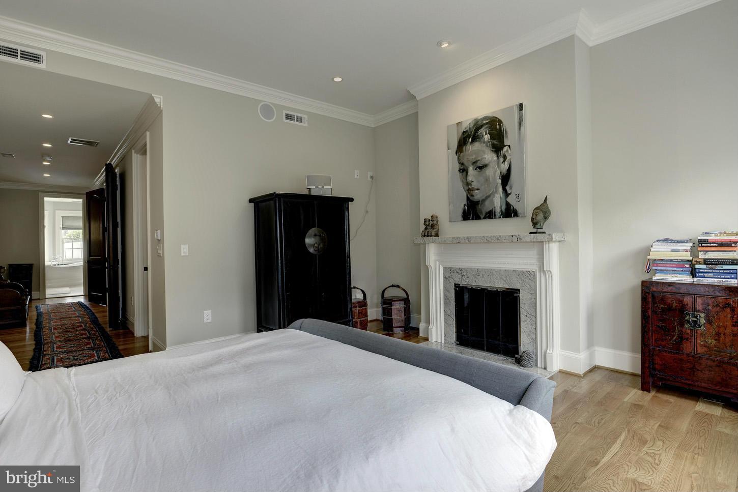 2022 R Street Northwest, Unit 1 Washington, DC 20009 - Photo 14 of 30 Bedroom (Master)