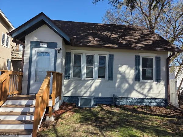 $2,700 | 1601 Sherburne Avenue, St. Paul, MN 55104
