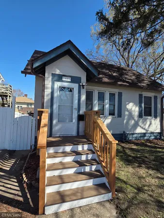 $2,700 | 1601 Sherburne Avenue, St. Paul, MN 55104