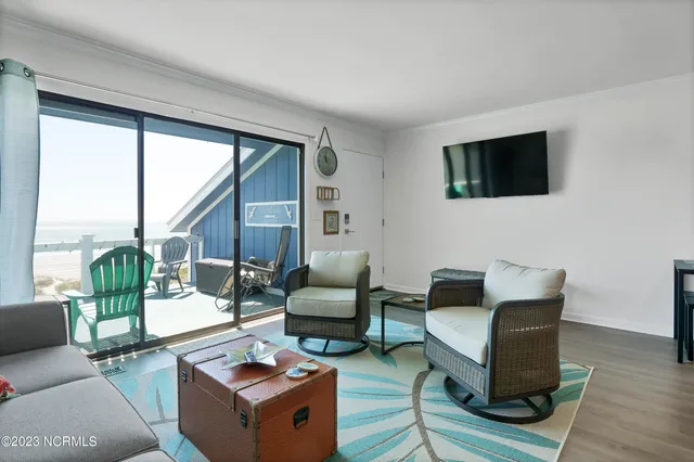 $1,850 | 608 Carolina Beach Avenue North, Unit A3, Carolina Beach, NC 28428