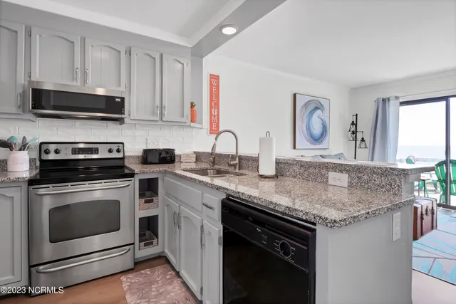 $1,850 | 608 Carolina Beach Avenue North, Unit A3, Carolina Beach, NC 28428