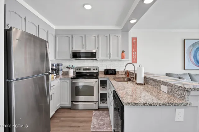 $1,850 | 608 Carolina Beach Avenue North, Unit A3, Carolina Beach, NC 28428