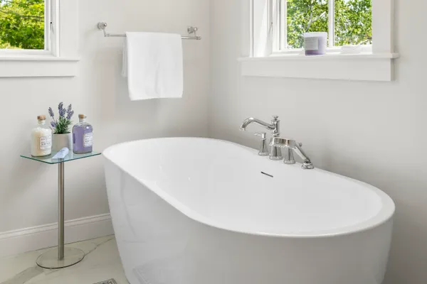 $3,195,000 | 24 Amerescoggin Road, Falmouth, ME 04105