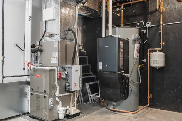 $3,195,000 | 24 Amerescoggin Road, Falmouth, ME 04105