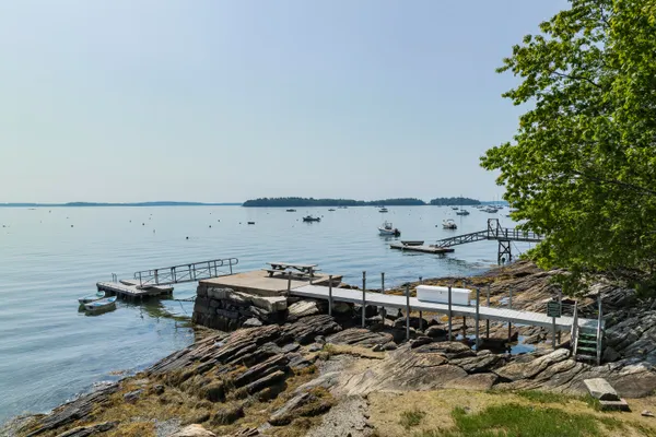 $3,195,000 | 24 Amerescoggin Road, Falmouth, ME 04105