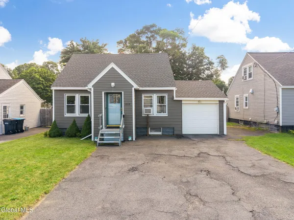 $239,900 | 1313 Palma Avenue, Rotterdam, NY 12306