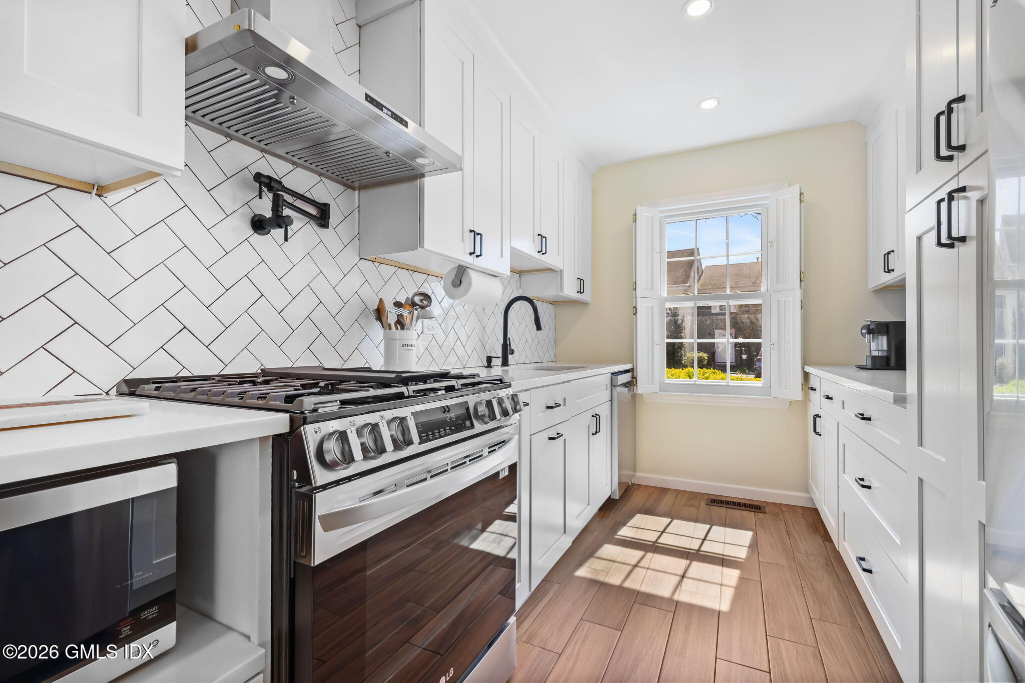 98 Valley Road, Unit 12 Cos Cob, CT 06807 - Photo 8 of 21 19-web-or-mls-98-valley-rd-unit-12