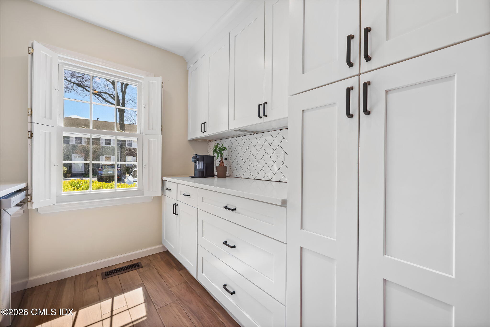 98 Valley Road, Unit 12 Cos Cob, CT 06807 - Photo 9 of 21 21-web-or-mls-98-valley-rd-unit-12