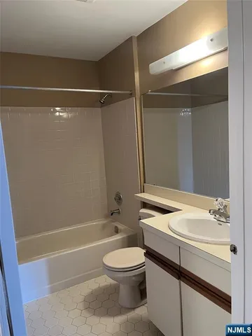 $429,995 | 611 Lilac Lane, Mahwah, NJ 07430