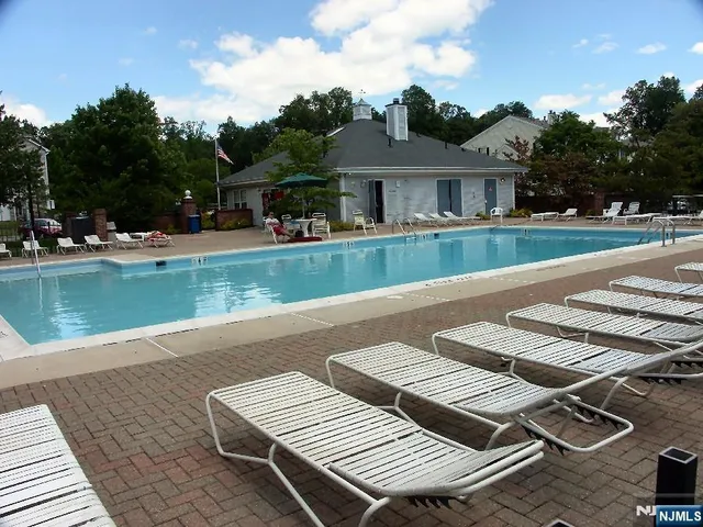 $429,995 | 611 Lilac Lane, Mahwah, NJ 07430