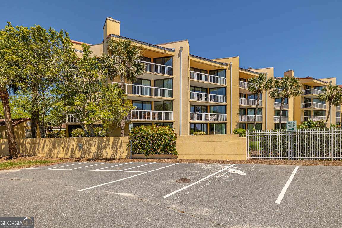 201 Neptune Road, Unit 258 St. Simons, GA 31522 - Photo 48 of 48 a front view of a building
